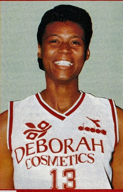 Valerie Walker (Deborah Milano)